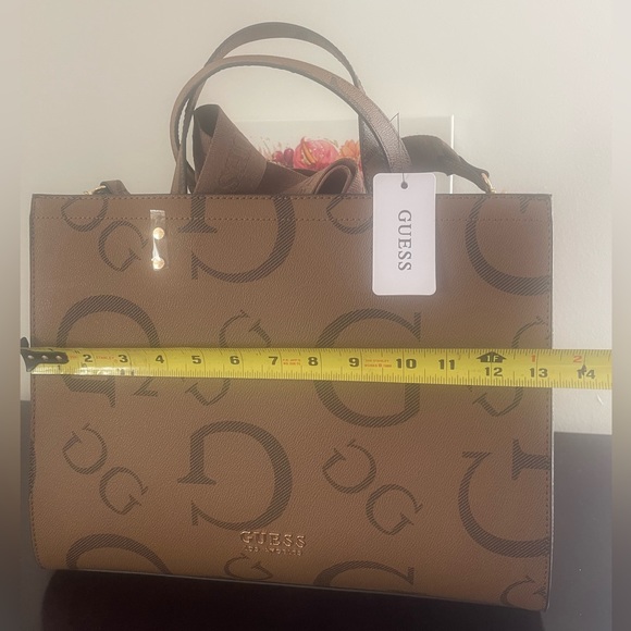 Women’s 🤎Guess?tote 👜 - Picture 11 of 12